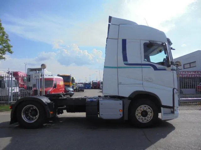 Volvo FH 420 NL TRUCK - Tractor unit: picture 4 Volvo FH 420 NL TRUCK - Tractor unit: picture 4