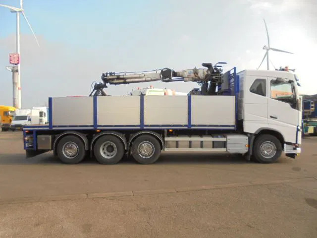 Volvo FH 460 FH 460 8X2 NL TRUCK APK-TUV GEKEURD 10-10-2026 - Crane truck: picture 2 Volvo FH 460 FH 460 8X2 NL TRUCK APK-TUV GEKEURD 10-10-2026 - Crane truck: picture 2
