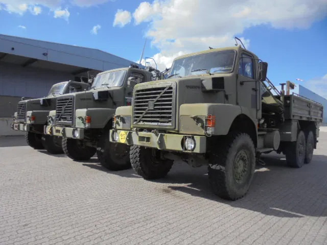 Volvo N 10 6X6 L + FASSI 3X IN STOCK - Dropside/ Flatbed truck, Crane truck: picture 1 Volvo N 10 6X6 L + FASSI 3X IN STOCK - Dropside/ Flatbed truck, Crane truck: picture 1