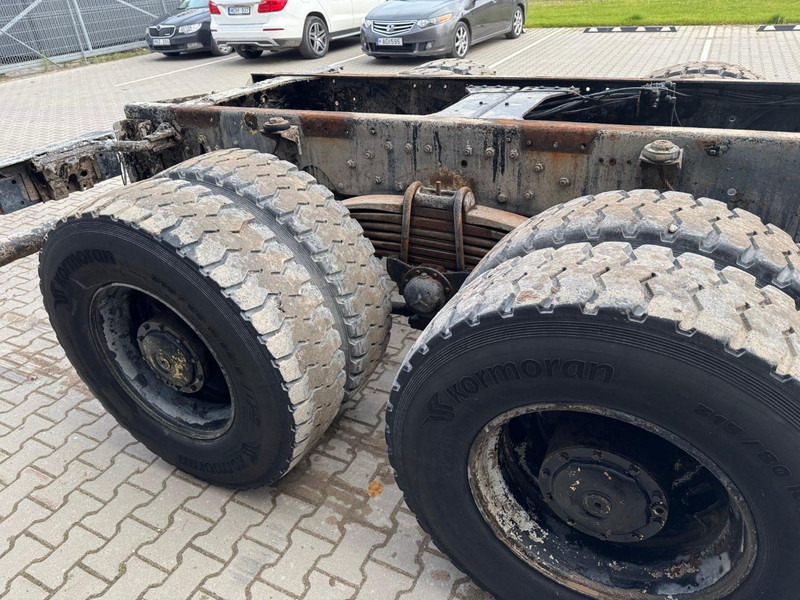 Cab chassis truck Mercedes-Benz 3234: picture 12