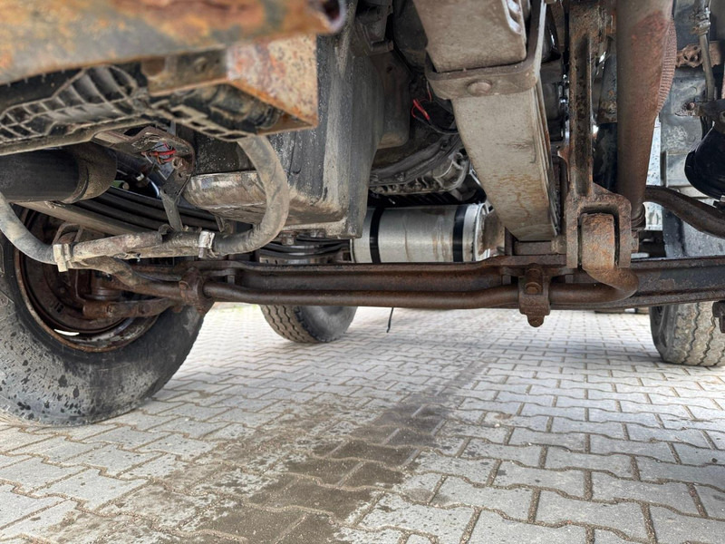 Cab chassis truck Mercedes-Benz 3234: picture 15