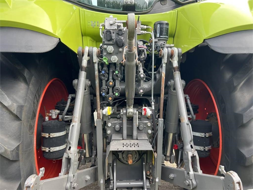 Farm tractor Claas Axion 830: picture 7