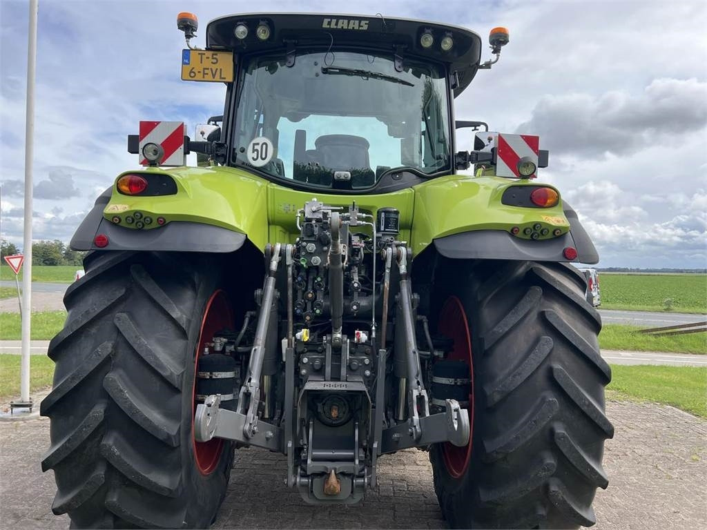 Farm tractor Claas Axion 830: picture 6