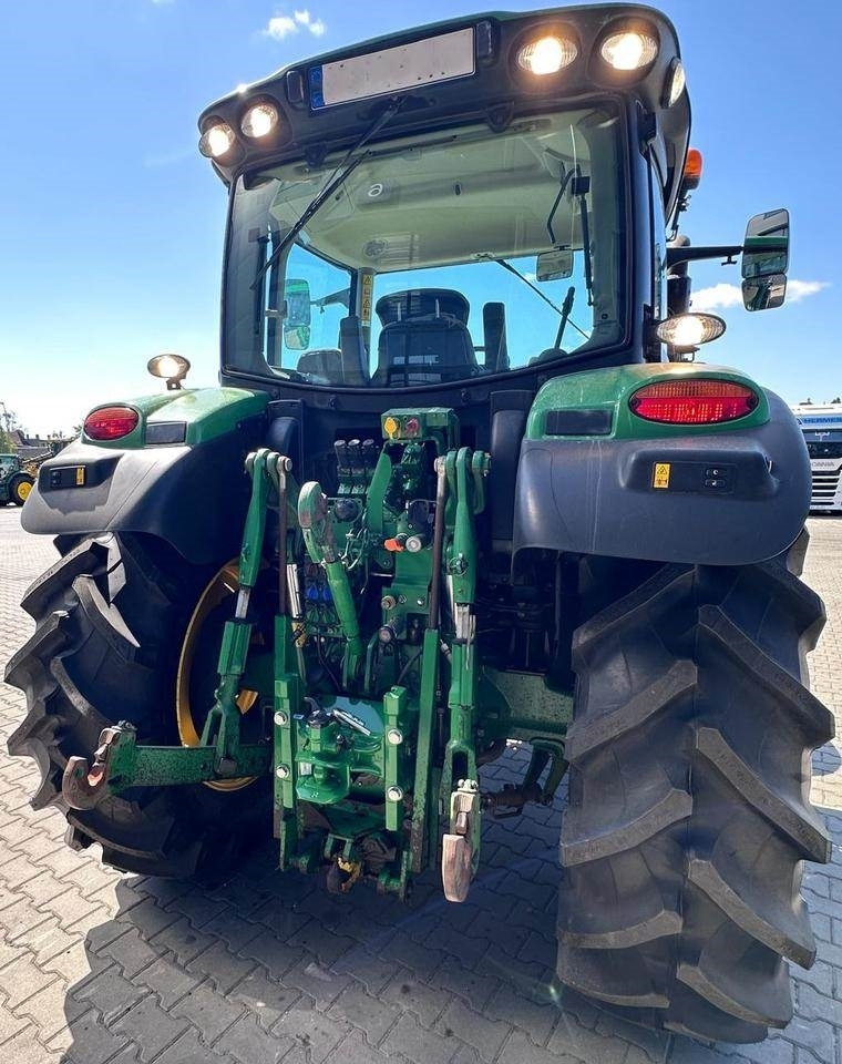 John Deere 6145R - Farm tractor: picture 4 John Deere 6145R - Farm tractor: picture 4