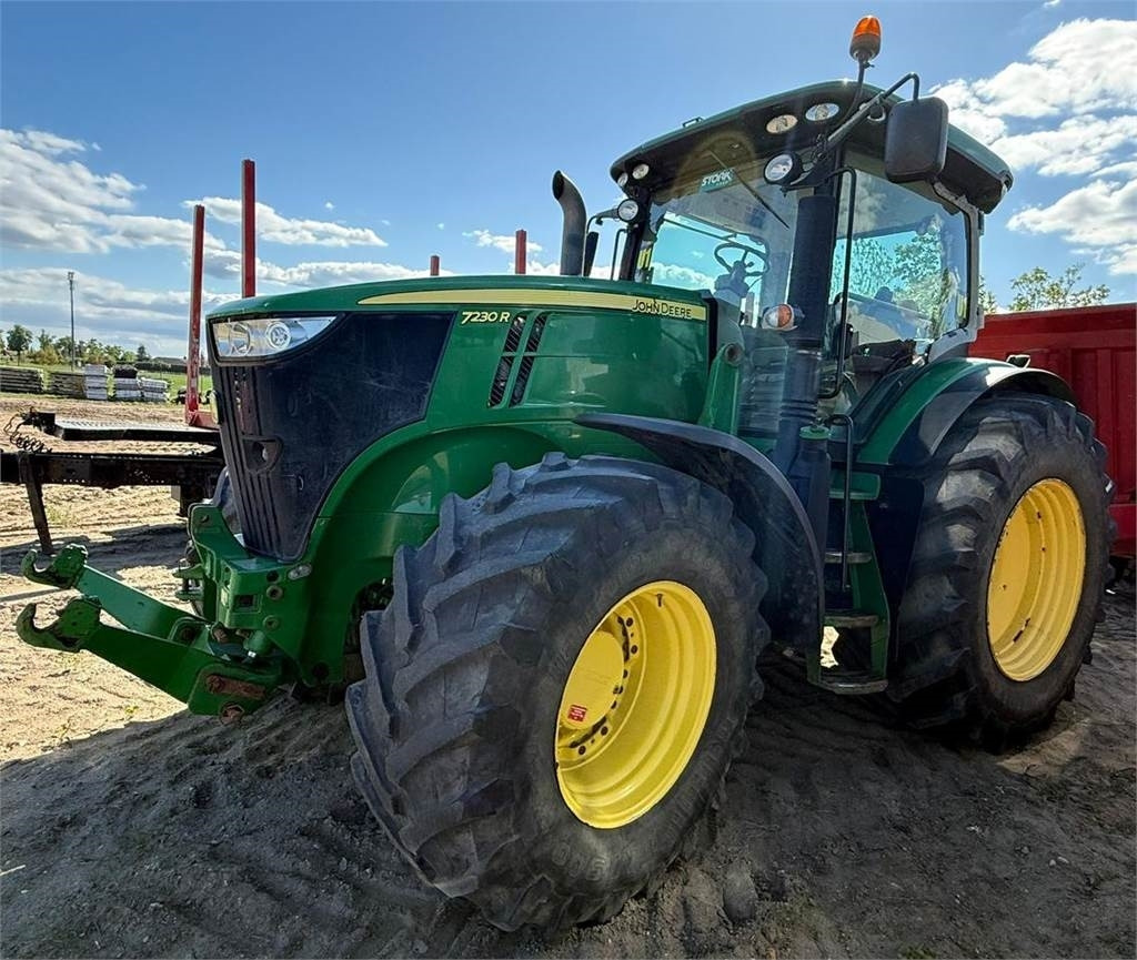 John Deere 7230R - Farm tractor: picture 1 John Deere 7230R - Farm tractor: picture 1