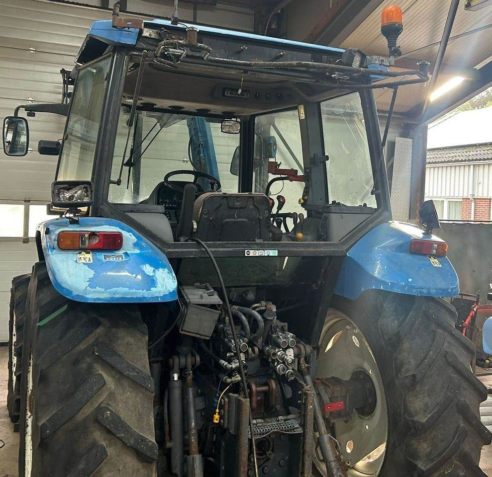 New Holland TS 90 - Farm tractor: picture 4 New Holland TS 90 - Farm tractor: picture 4