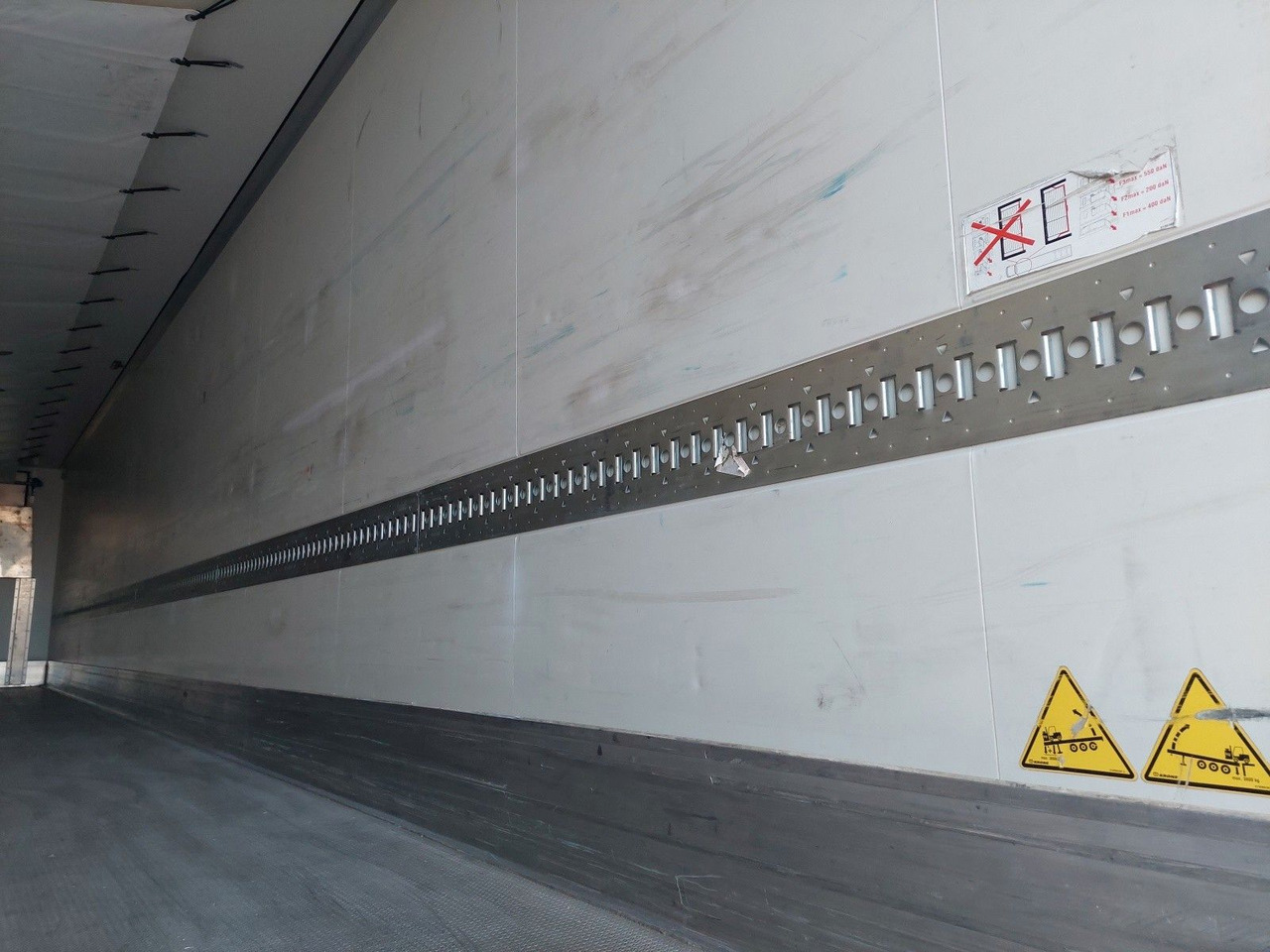 Refrigerator semi-trailer Krone SD Thermo King SLXi 300: picture 10 Refrigerator semi-trailer Krone SD Thermo King SLXi 300: picture 10
