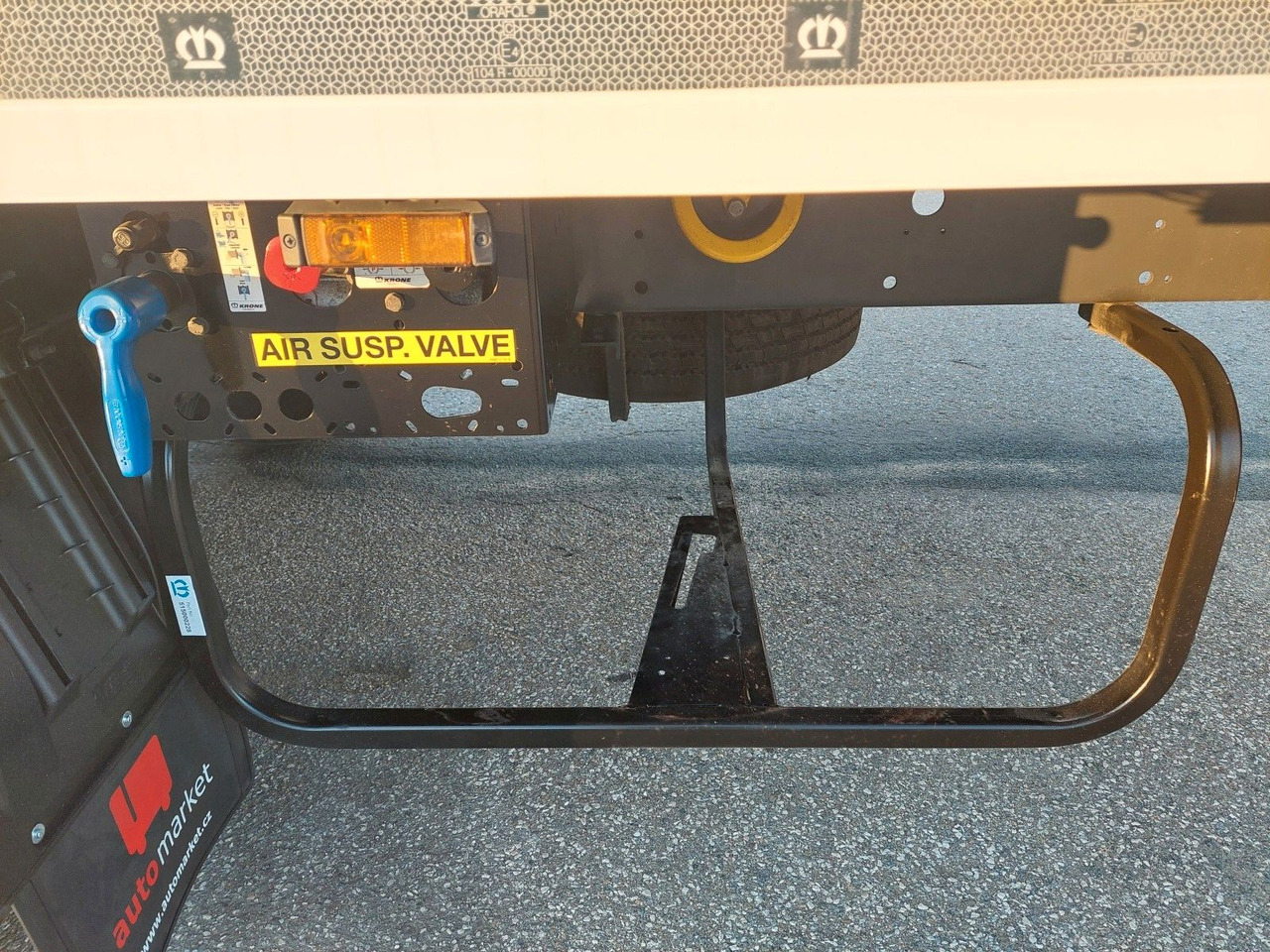 Refrigerator semi-trailer Krone SD Thermo King SLXi 300: picture 42 Refrigerator semi-trailer Krone SD Thermo King SLXi 300: picture 42