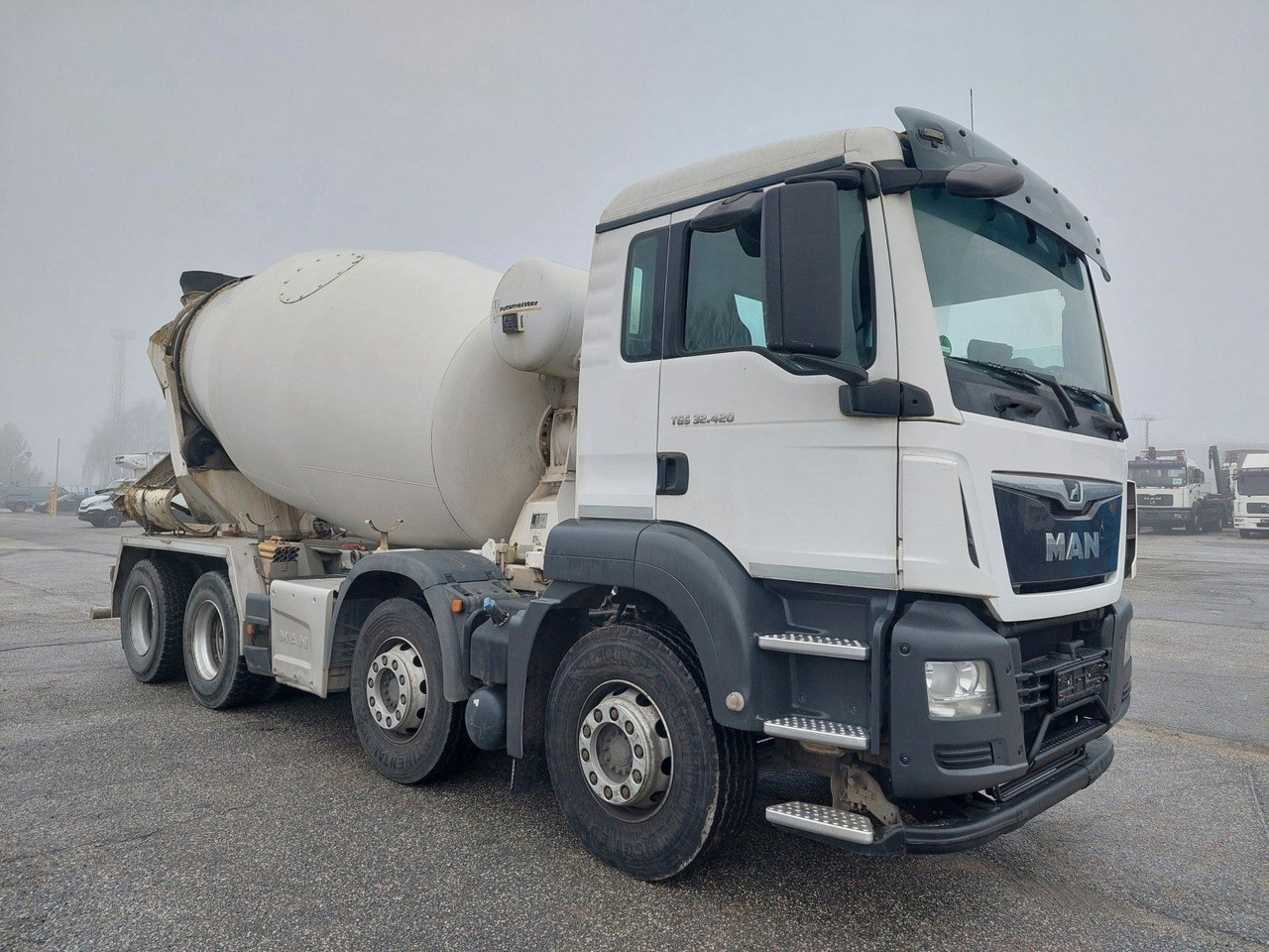 MAN TGS 32.420 BB Intermix 9m3 8x4 - Concrete mixer truck: picture 2 MAN TGS 32.420 BB Intermix 9m3 8x4 - Concrete mixer truck: picture 2