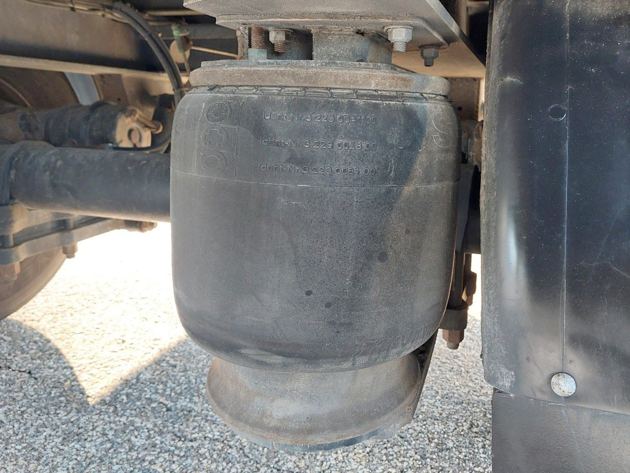 Curtainsider truck MAN TGX 18.470 LL + Gniotpol G-4080 120 m3 Durchbar: picture 47