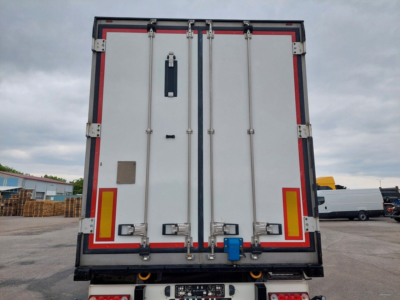 Schmitz Cargobull SKO24 ThermoKing SLXi 300 - 4676 Motorstunden - Refrigerator semi-trailer: picture 5 Schmitz Cargobull SKO24 ThermoKing SLXi 300 - 4676 Motorstunden - Refrigerator semi-trailer: picture 5