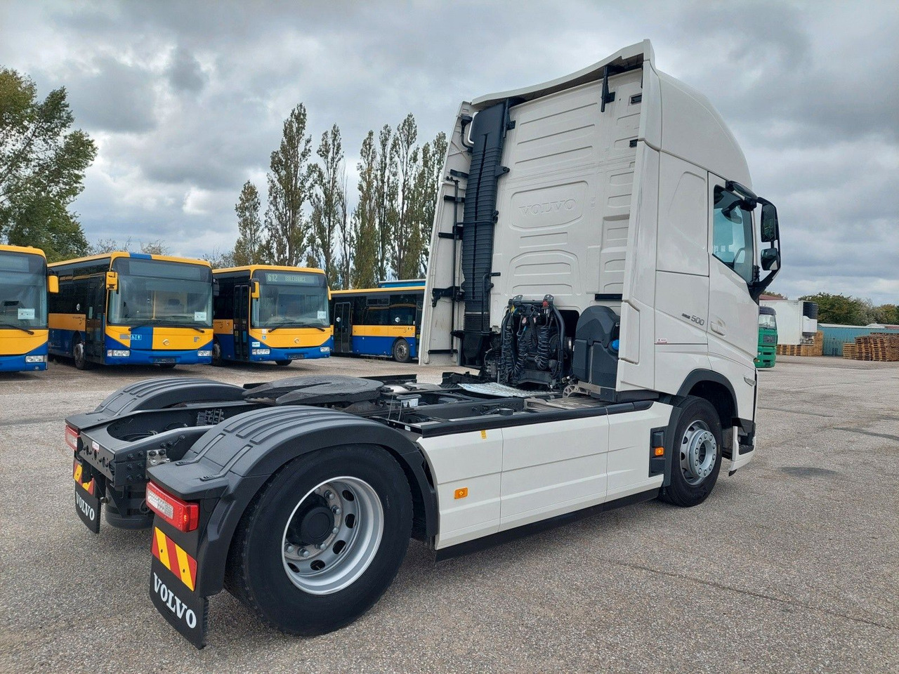 Volvo FH 13 Globetrotter XL 500 - Tractor unit: picture 4 Volvo FH 13 Globetrotter XL 500 - Tractor unit: picture 4