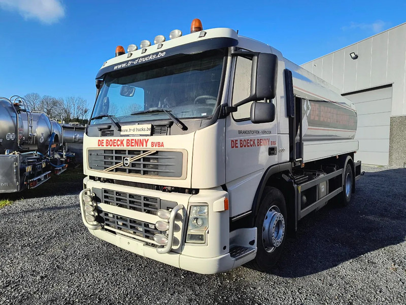 Volvo FM 300 14000L FUEL/CARBURANT - 4 COMP - Tank truck: picture 1 Volvo FM 300 14000L FUEL/CARBURANT - 4 COMP - Tank truck: picture 1
