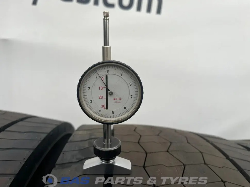 Bridgestone Bridgestone 315/70R22.5 H-DRIVE002 ECOPIA 156/154 M+S 3PMSF gebruikte set - Tire for Truck: picture 3 Bridgestone Bridgestone 315/70R22.5 H-DRIVE002 ECOPIA 156/154 M+S 3PMSF gebruikte set - Tire for Truck: picture 3