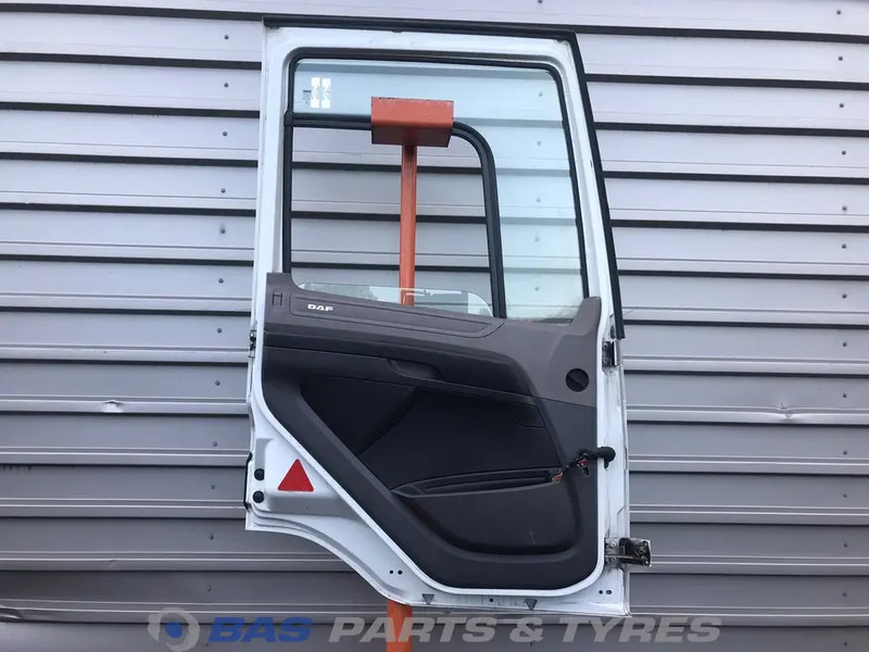 DAF CF Euro 6 - Door and parts for Truck: picture 2 DAF CF Euro 6 - Door and parts for Truck: picture 2