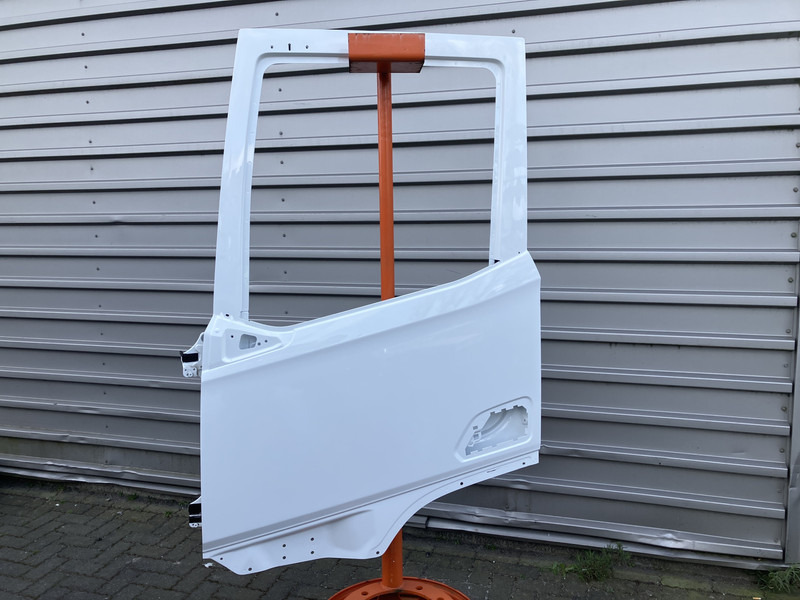 DAF XG - Door and parts for Truck: picture 1 DAF XG - Door and parts for Truck: picture 1