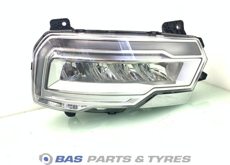 DAF XG - Headlight for Truck: picture 1 DAF XG - Headlight for Truck: picture 1