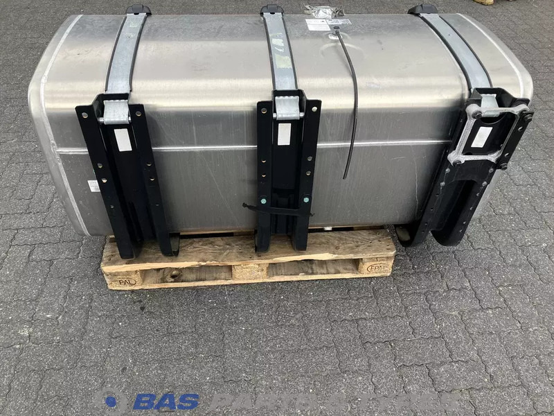 MAN Brandstoftank MAN 710 Liter 81122016766 - Fuel tank for Truck: picture 2 MAN Brandstoftank MAN 710 Liter 81122016766 - Fuel tank for Truck: picture 2
