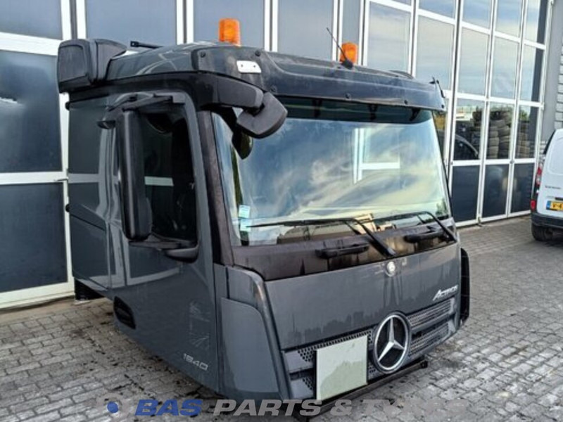 Mercedes-Benz Actros MP4 Mercedes ClassicSpace L-cab L2H1 A 000 600 01 01 - Cab and interior for Truck: picture 2 Mercedes-Benz Actros MP4 Mercedes ClassicSpace L-cab L2H1 A 000 600 01 01 - Cab and interior for Truck: picture 2