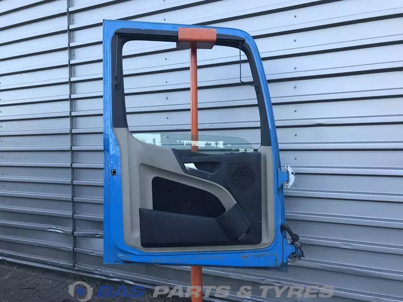 Mercedes-Benz Actros MP4 - Door and parts for Truck: picture 2 Mercedes-Benz Actros MP4 - Door and parts for Truck: picture 2