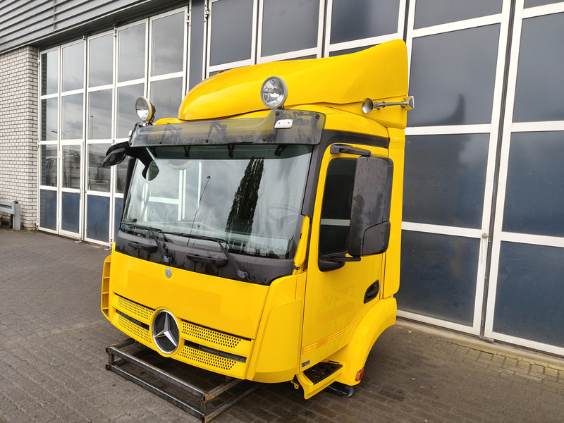 Mercedes-Benz Antos MP4 Mercedes ClassicSpace S-cab L1H1 A 000 600 01 01 - Cab and interior for Truck: picture 1 Mercedes-Benz Antos MP4 Mercedes ClassicSpace S-cab L1H1 A 000 600 01 01 - Cab and interior for Truck: picture 1