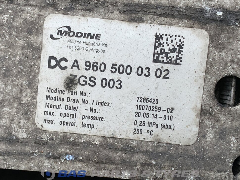 Mercedes-Benz Antos MP4 - Radiator for Truck: picture 4 Mercedes-Benz Antos MP4 - Radiator for Truck: picture 4