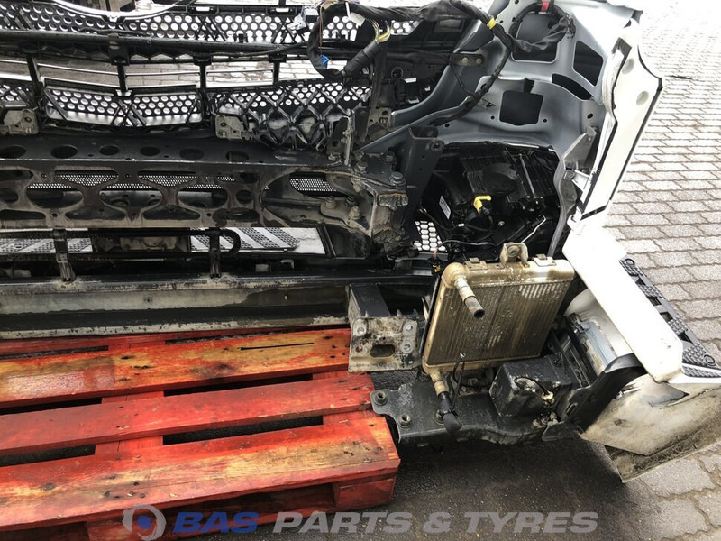 Mercedes-Benz Antos MP4 - Bumper for Truck: picture 5 Mercedes-Benz Antos MP4 - Bumper for Truck: picture 5