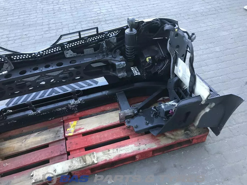 Mercedes-Benz Antos MP4 - Bumper for Truck: picture 5 Mercedes-Benz Antos MP4 - Bumper for Truck: picture 5