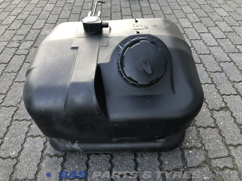 Mercedes-Benz Brandstoftank Mercedes 120 Liter A 967 471 04 01 - Fuel tank for Truck: picture 1 Mercedes-Benz Brandstoftank Mercedes 120 Liter A 967 471 04 01 - Fuel tank for Truck: picture 1