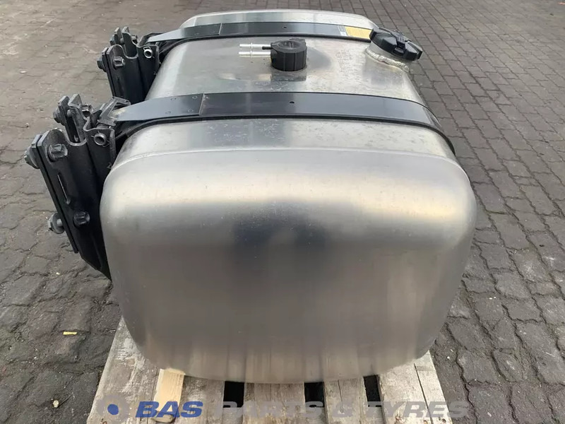 Mercedes-Benz Brandstoftank Mercedes 290 Liter A 960 470 00 04 - Fuel tank for Truck: picture 4 Mercedes-Benz Brandstoftank Mercedes 290 Liter A 960 470 00 04 - Fuel tank for Truck: picture 4