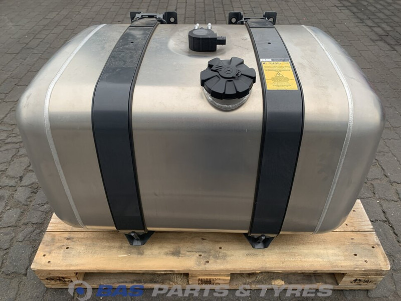 Mercedes-Benz Brandstoftank Mercedes 290 Liter A 960 470 00 04 - Fuel tank for Truck: picture 1 Mercedes-Benz Brandstoftank Mercedes 290 Liter A 960 470 00 04 - Fuel tank for Truck: picture 1