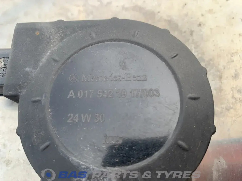 Mercedes-Benz Brandstoftank Mercedes 290 Liter A 960 470 00 04 - Fuel tank for Truck: picture 5 Mercedes-Benz Brandstoftank Mercedes 290 Liter A 960 470 00 04 - Fuel tank for Truck: picture 5