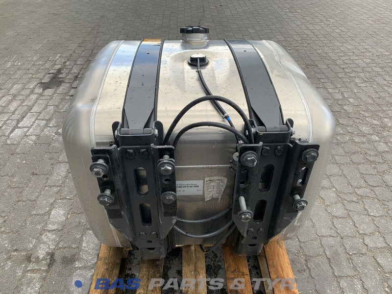 Mercedes-Benz Brandstoftank Mercedes 360 Liter A 960 470 51 04 - Fuel tank for Truck: picture 3 Mercedes-Benz Brandstoftank Mercedes 360 Liter A 960 470 51 04 - Fuel tank for Truck: picture 3