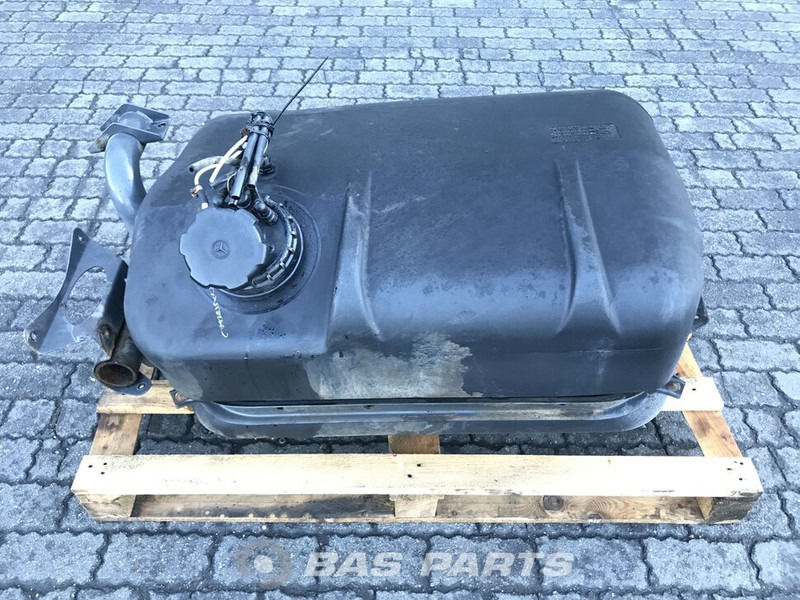 Mercedes-Benz - Fuel tank for Truck: picture 1 Mercedes-Benz - Fuel tank for Truck: picture 1
