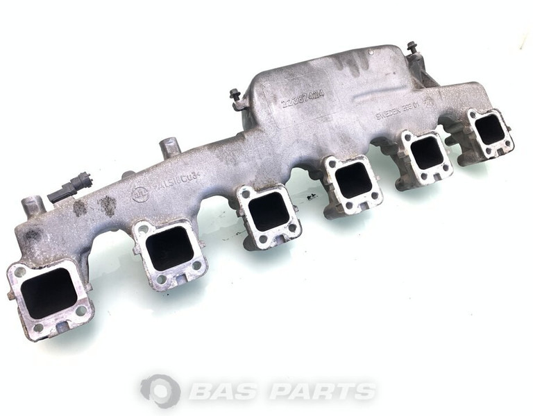 Renault Inlaatspruitstuk Renault 7422387424 - Intake manifold for Truck: picture 3 Renault Inlaatspruitstuk Renault 7422387424 - Intake manifold for Truck: picture 3
