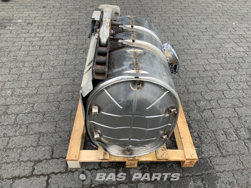 Renault - Muffler for Truck: picture 1 Renault - Muffler for Truck: picture 1