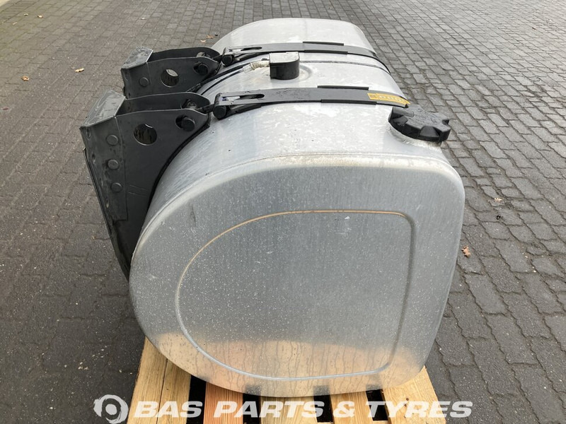 Renault - Fuel tank for Truck: picture 2 Renault - Fuel tank for Truck: picture 2