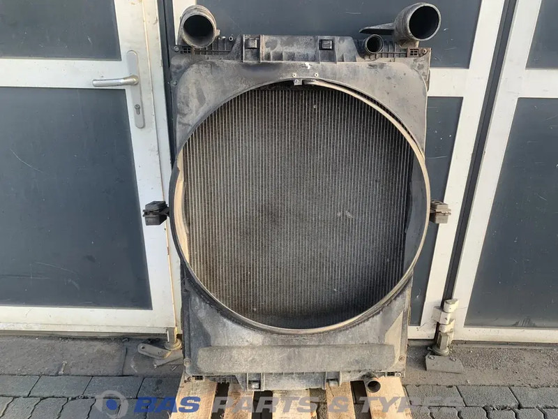 Renault Premium Euro 4-5 - Radiator for Truck: picture 2 Renault Premium Euro 4-5 - Radiator for Truck: picture 2