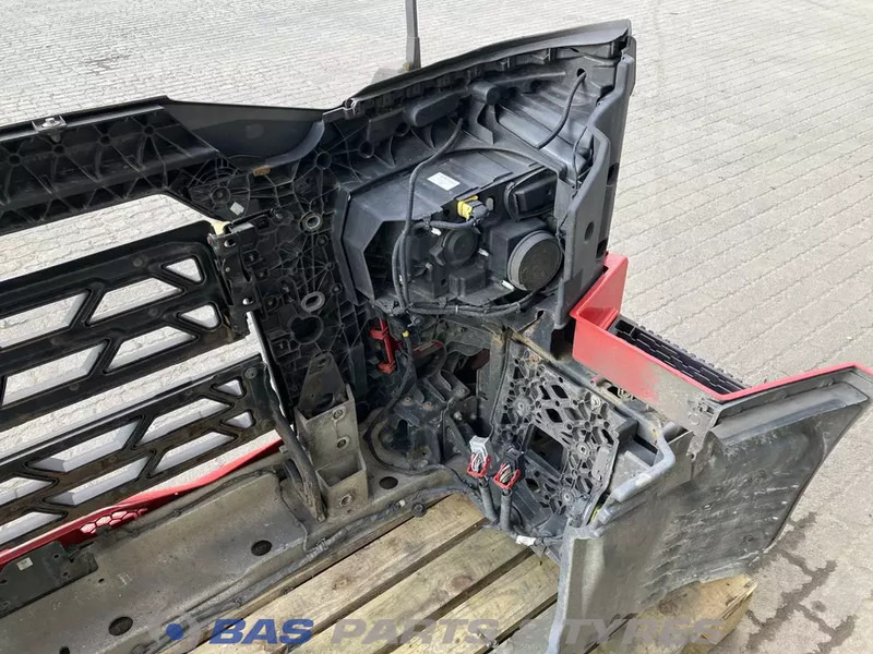 Renault T-Serie Bumper Renault 7482291437 - Bumper for Truck: picture 4 Renault T-Serie Bumper Renault 7482291437 - Bumper for Truck: picture 4