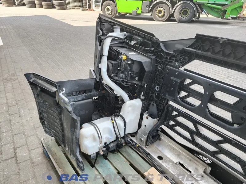 Renault T-Serie Bumper Renault 7482540689 - Bumper for Truck: picture 5 Renault T-Serie Bumper Renault 7482540689 - Bumper for Truck: picture 5