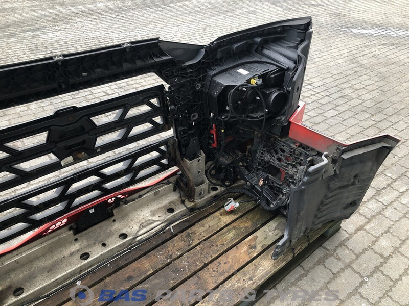 Renault T-Serie Bumper Renault 7484519070 - Bumper for Truck: picture 5 Renault T-Serie Bumper Renault 7484519070 - Bumper for Truck: picture 5