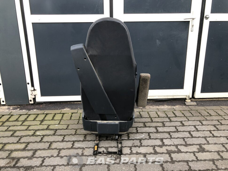 Renault Zitting Renault 5010605596 - Body and exterior for Truck: picture 3 Renault Zitting Renault 5010605596 - Body and exterior for Truck: picture 3