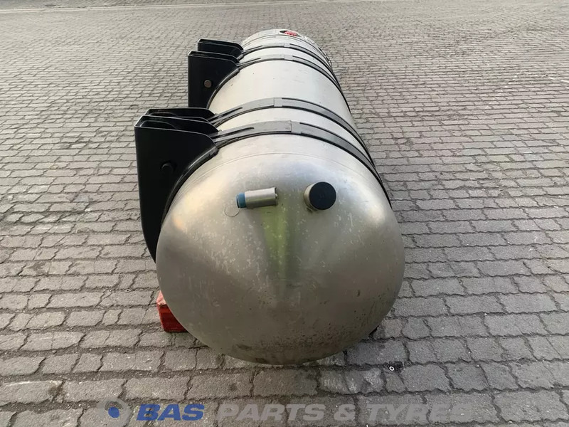 Scania LNG tank Scania 400 Liter 2582690 - Fuel tank for Truck: picture 2 Scania LNG tank Scania 400 Liter 2582690 - Fuel tank for Truck: picture 2