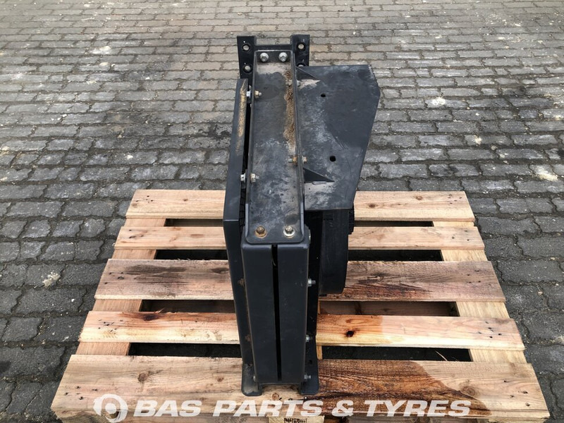Renault Oliekoeler Renault 7482911483 - Spare parts for Truck: picture 2 Renault Oliekoeler Renault 7482911483 - Spare parts for Truck: picture 2