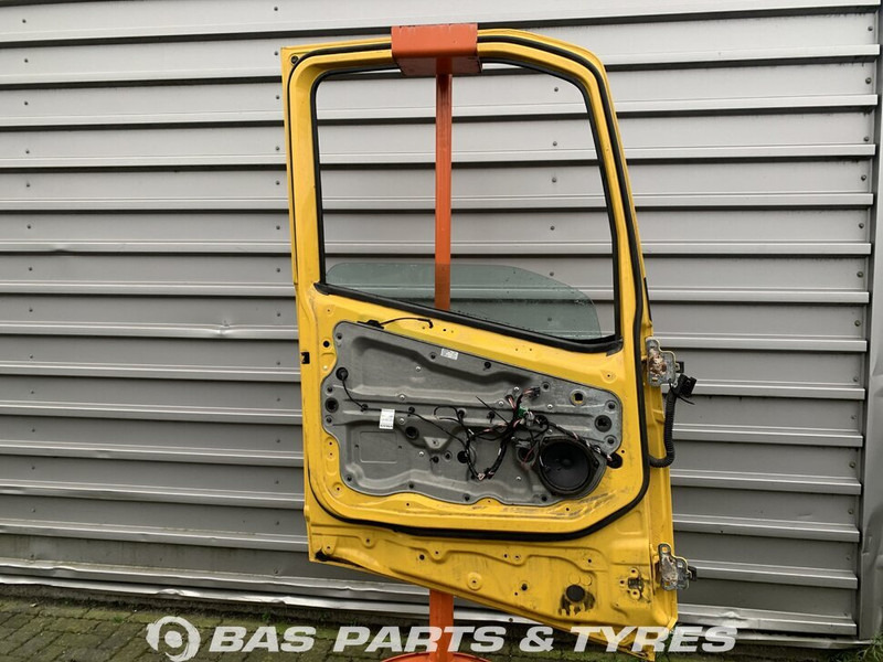 Volvo FH4 - Door and parts for Truck: picture 2 Volvo FH4 - Door and parts for Truck: picture 2