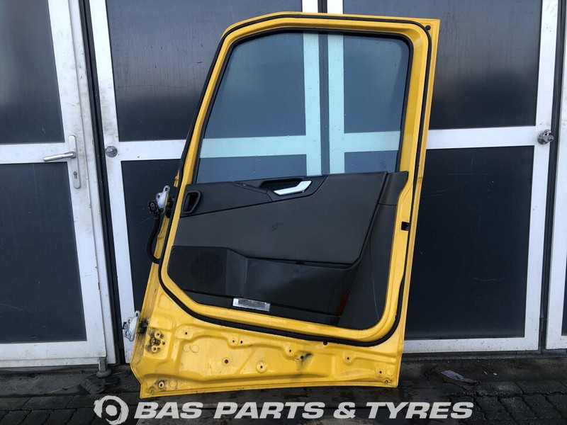 Volvo FH4 - Door and parts for Truck: picture 2 Volvo FH4 - Door and parts for Truck: picture 2