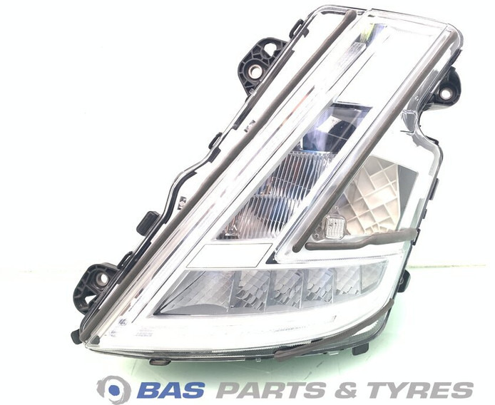 Volvo FH4B - Headlight for Truck: picture 1 Volvo FH4B - Headlight for Truck: picture 1