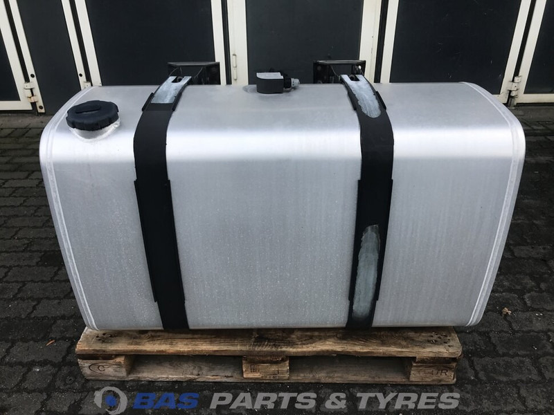 Volvo  - Fuel tank for Truck: picture 1 Volvo  - Fuel tank for Truck: picture 1
