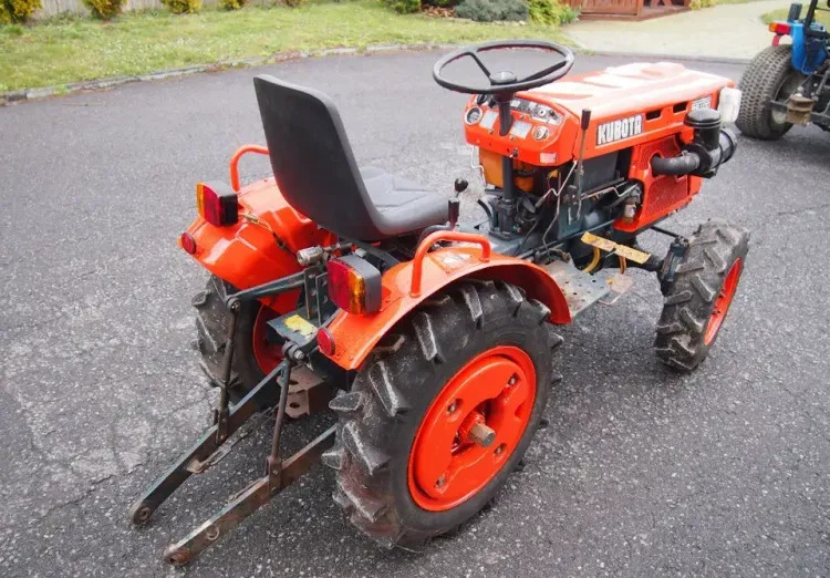 Ciągnik Kubota B6100 1995 4x4 - Farm tractor: picture 5 Ciągnik Kubota B6100 1995 4x4 - Farm tractor: picture 5