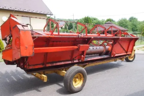 Heder do kombajnu Deutz-Fahr 1600,1610,1620,1630, 2680,2780, 2385,2685,2780, - Grain header: picture 2 Heder do kombajnu Deutz-Fahr 1600,1610,1620,1630, 2680,2780, 2385,2685,2780, - Grain header: picture 2